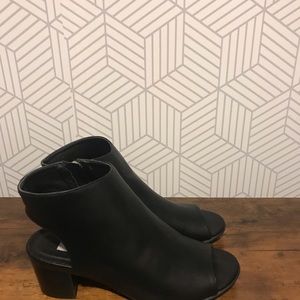 Steve Madden Cut Out Booties